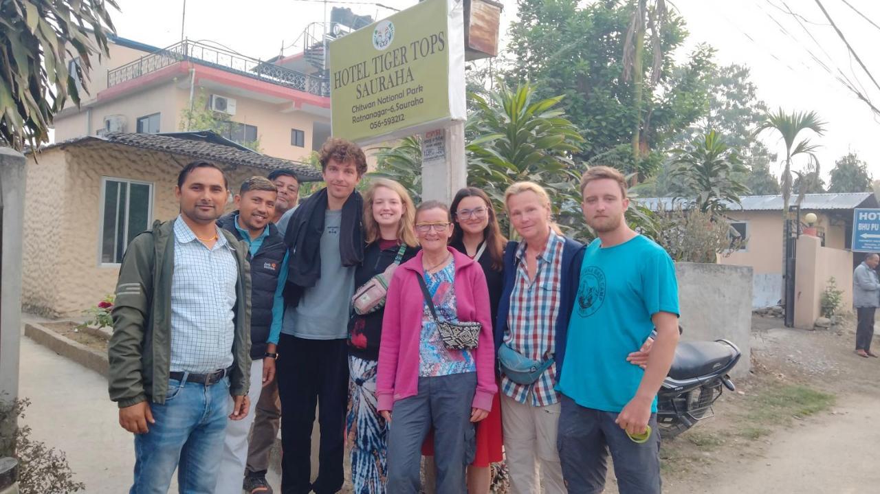 Hotel Tiger Tops Sauraha Extérieur photo