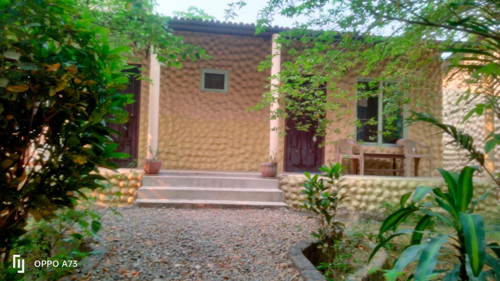 Hotel Tiger Tops Sauraha Chambre photo